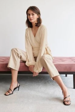 Gina Tricot Ally Tie Blouse Sandshell